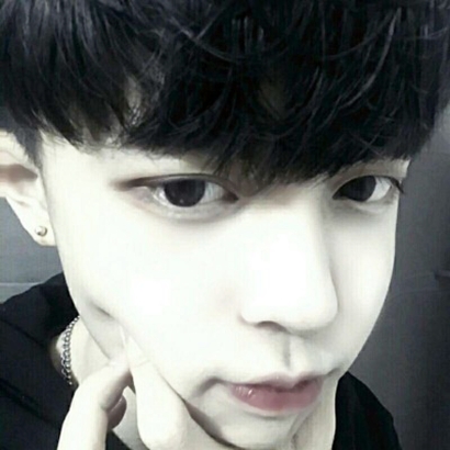 酷炫帅气个性男生系列微信头像下载