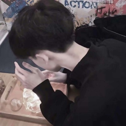 酷炫帅气个性男生系列微信头像下载