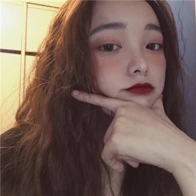 微信潮流性感高冷女生头像