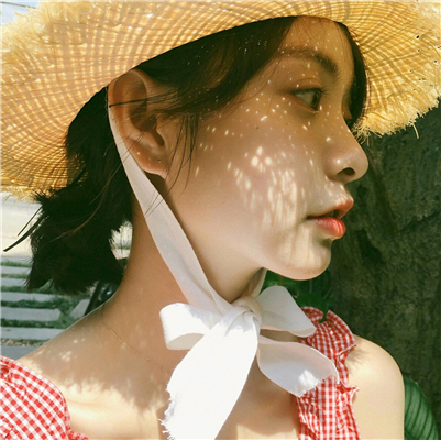 微信森系复古女生头像