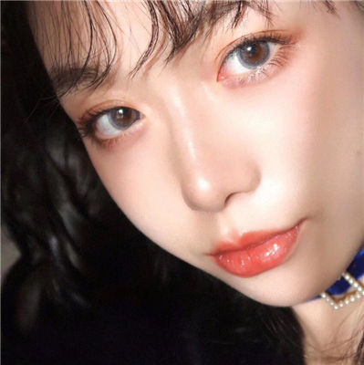 微信潮流性感高冷女生头像