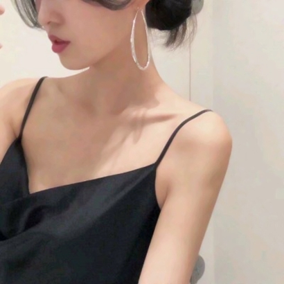 性感的女生锁骨部位微信头像合集下载