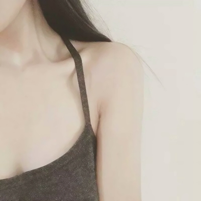 性感的女生锁骨部位微信头像合集下载