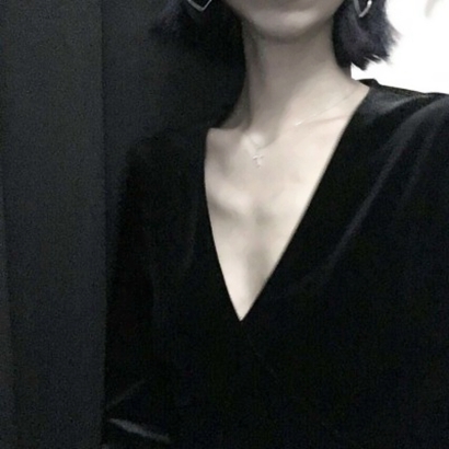 性感的女生锁骨部位微信头像合集下载