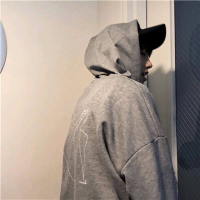 微信意境高冷寂寞男生头像