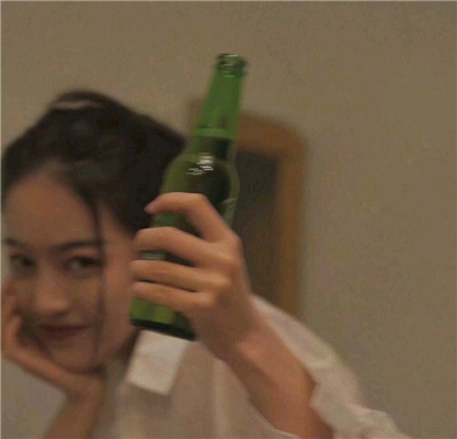 微信迷人性感个性女生头像