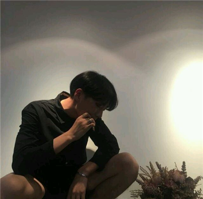 微信超拽冷酷男生头像