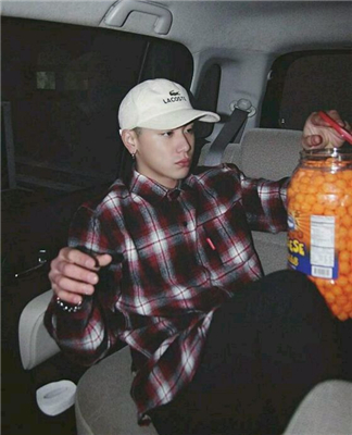 微信超拽冷酷男生头像