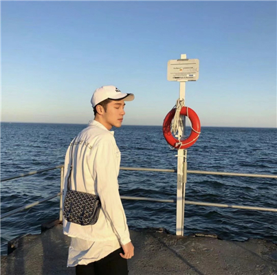 微信气质潮流社会男生头像
