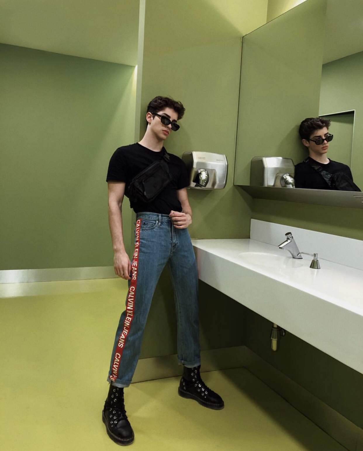 微信小清新时尚冷酷欧美男生头像