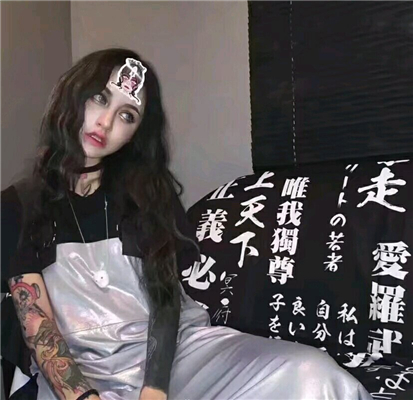 微信阳光气质潮流女生头像