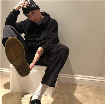 微信小清新时尚冷酷欧美男生头像