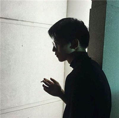 微信文艺冷酷个性男生头像