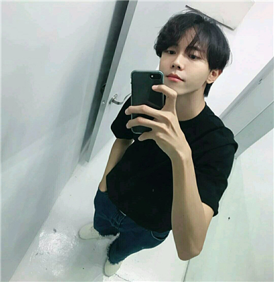 微信文艺冷酷个性男生头像