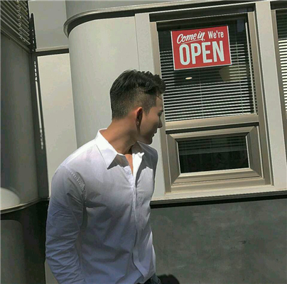 微信文艺冷酷个性男生头像