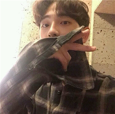 微信文艺冷酷个性男生头像