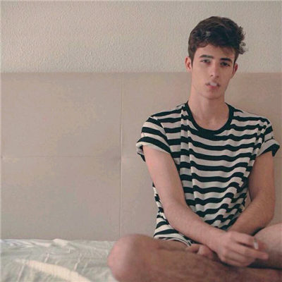 微信文艺冷酷个性男生头像