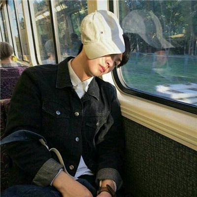 微信文艺冷酷个性男生头像