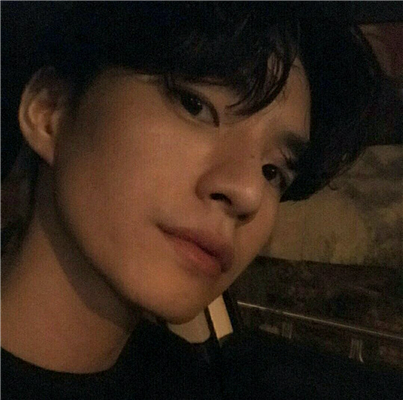 微信文艺冷酷个性男生头像