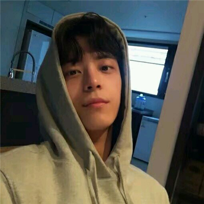 微信文艺冷酷个性男生头像