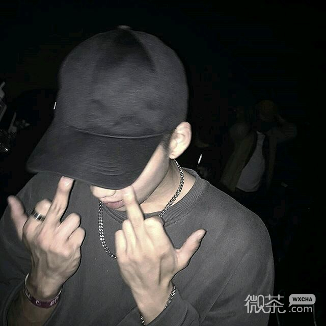 微信阳光性感迷人男生头像