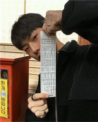 微信文艺冷酷个性男生头像