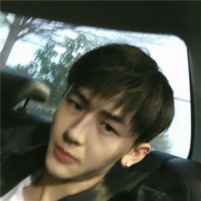 微信帅气性感迷人男生头像