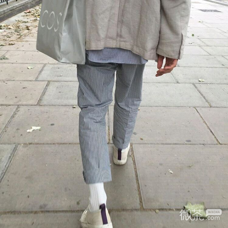 微信阳光性感迷人男生头像