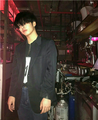 微信文艺冷酷个性男生头像