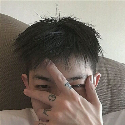 微信文艺冷酷个性男生头像