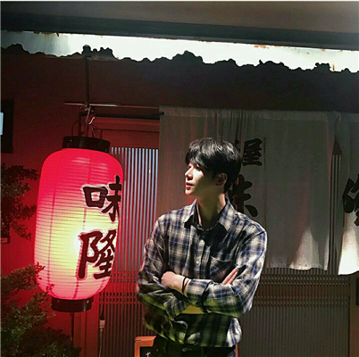 微信文艺冷酷个性男生头像