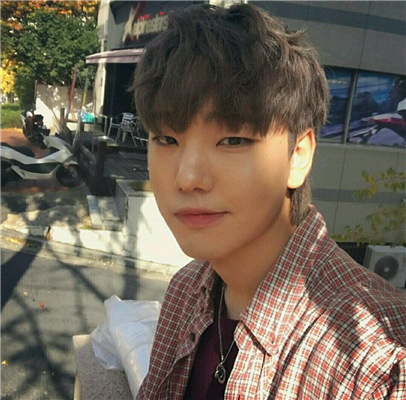 微信文艺冷酷个性男生头像