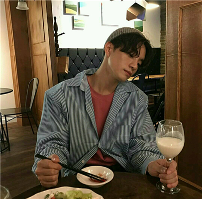 微信文艺冷酷个性男生头像