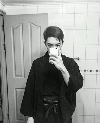 微信文艺冷酷个性男生头像