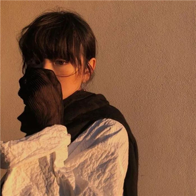 冷酷文艺女生微信头像