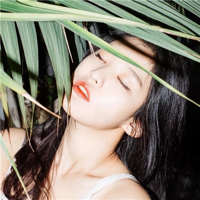 冷酷文艺女生微信头像