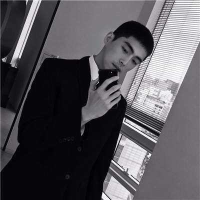微信阳光简洁帅气男生头像
