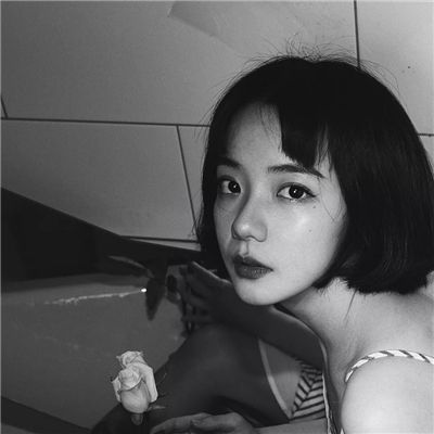 清新文艺女生微信头像