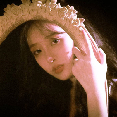 清新文艺女生微信头像