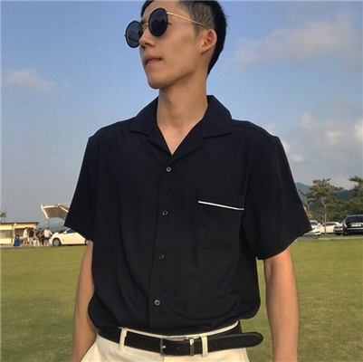 微信阳光简洁帅气男生头像