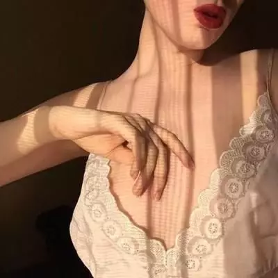 清新文艺女生微信头像