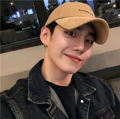 微信帅气性感青春范男生头像