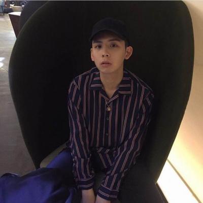 个性炫酷的微信主流男生头像合集下载