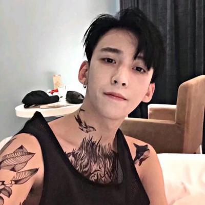 个性炫酷的微信主流男生头像合集下载