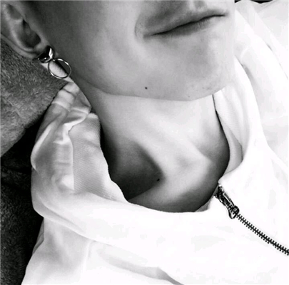 微信帅气性感青春范男生头像