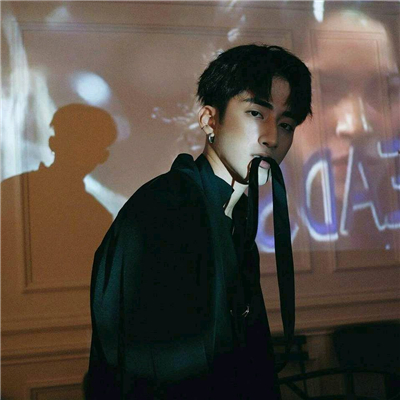 微信帅气性感青春范男生头像