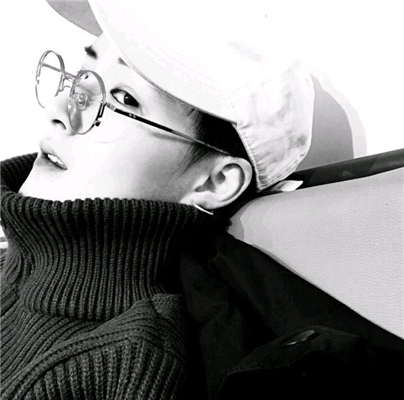 微信帅气性感青春范男生头像