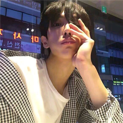 微信帅气性感青春范男生头像