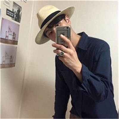 微信冷漠迷人男生头像