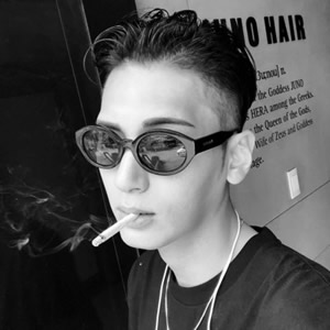 霸气超拽的微信酷炫时尚吸烟男生头像合集下载